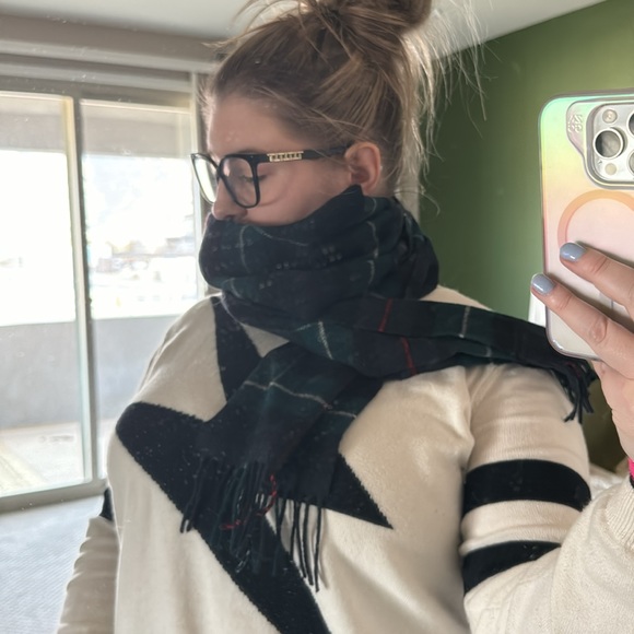 Johnstons of Elgin Made Scotland 100% Lambswool Scarf Fringed - Picture 7 of 7